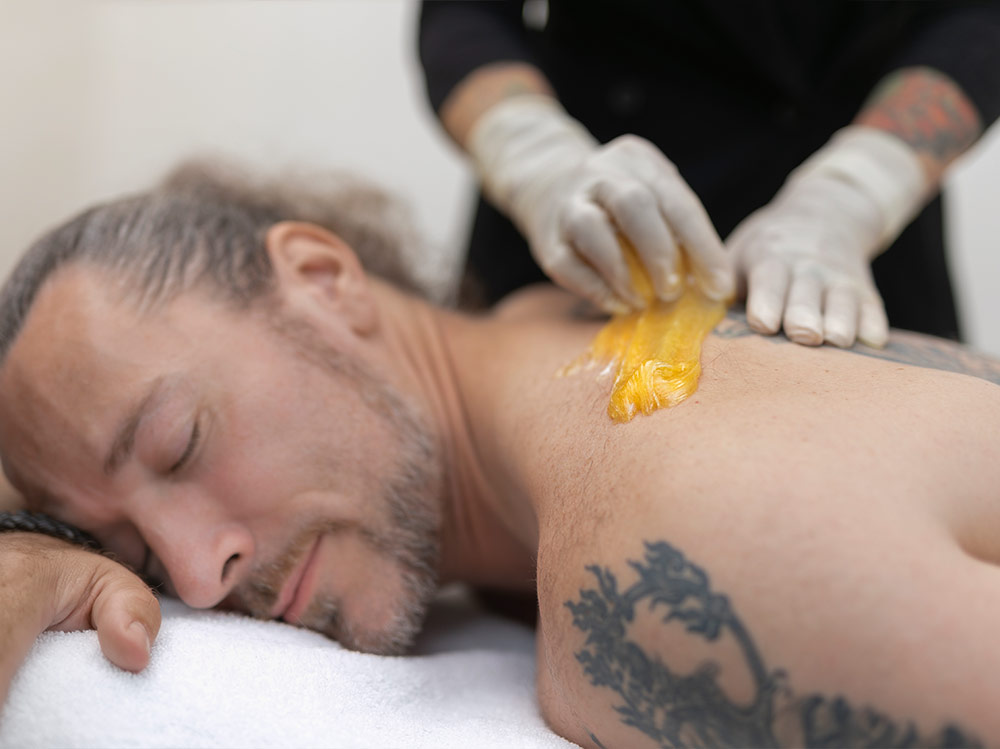 Sugaring/Waxing Rücken/Oberkörper Haarentfernung Oberhausen Sara Pavo Cosmetics