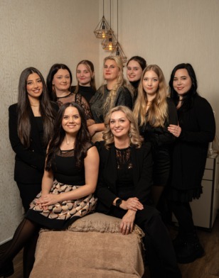 ehemals Sara Pavo Cosmetics Team