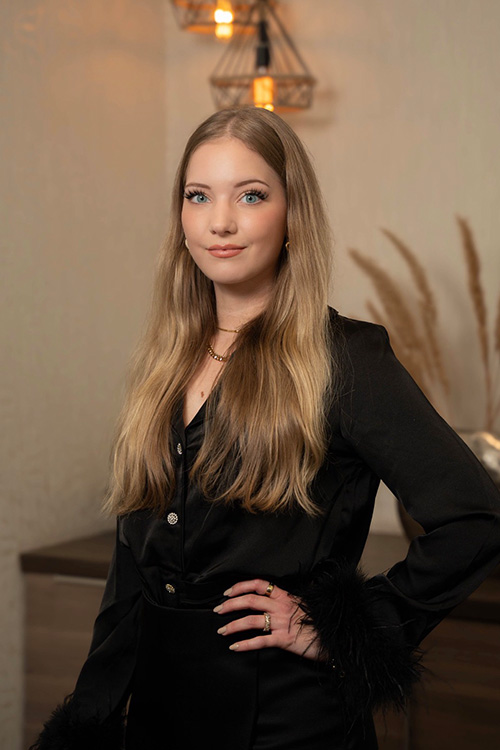 Gina Kosmetikerin und Make-Up Artist